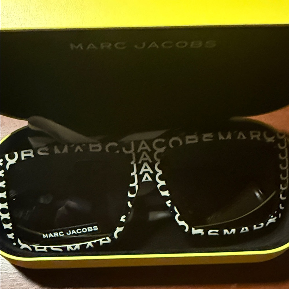 Marc Jacobs NEW 2 in 2  Black and White RX